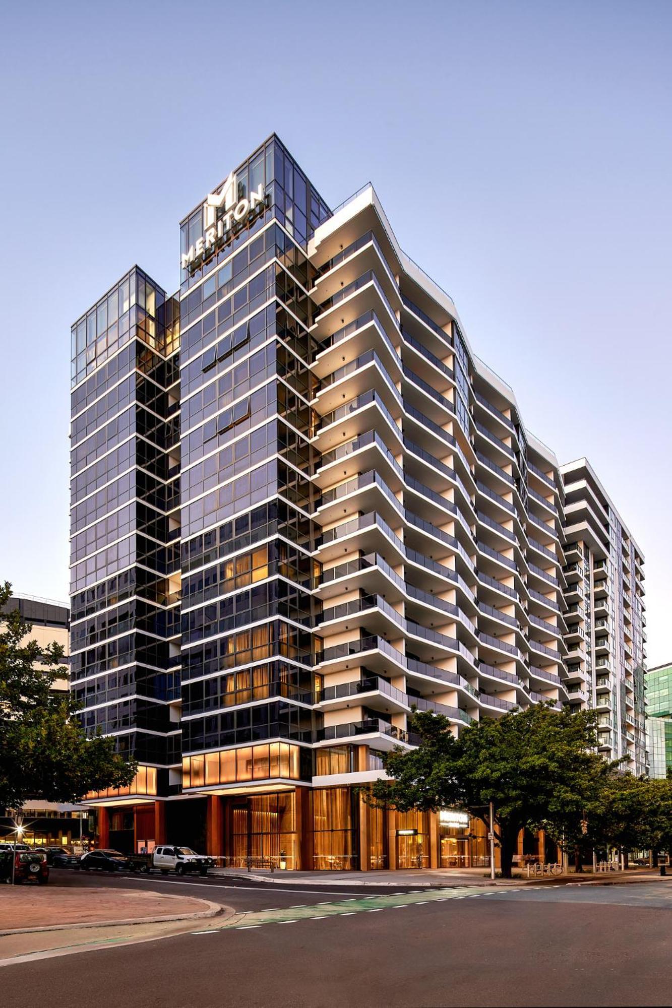 Meriton Suites Canberra Exterior foto The completed building