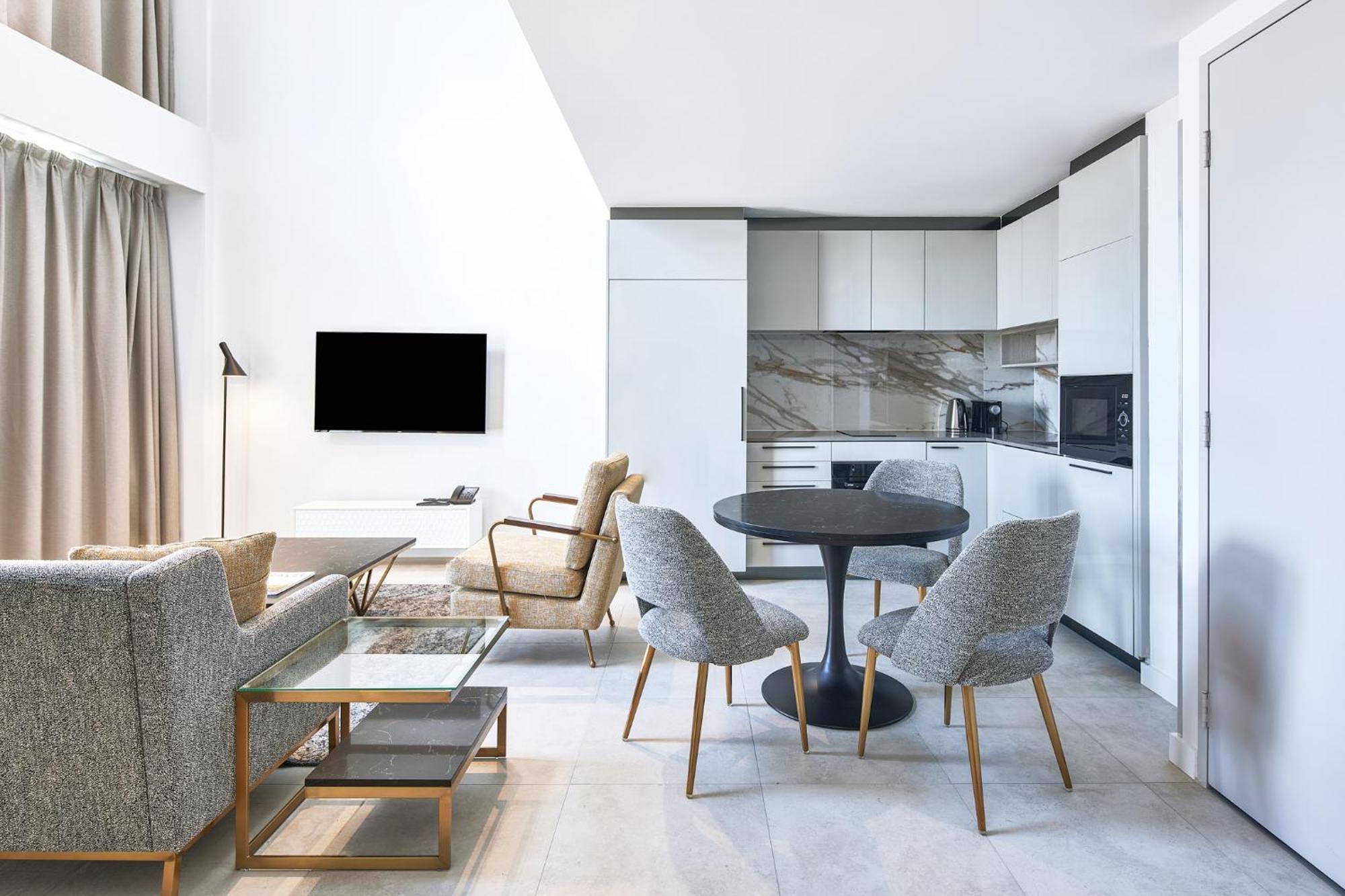 Meriton Suites Canberra Exterior foto A typical apartment at The Collective Old Oak